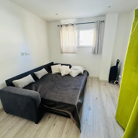 Large F3, Beach, Center